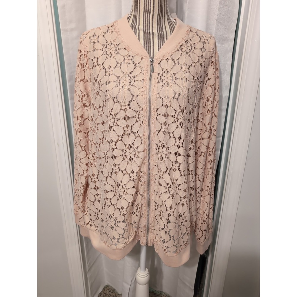 NWT Torrid Bomber Jacket Woman's Size 3X  Dusty Pink Floral Lace‎ Zip Up
